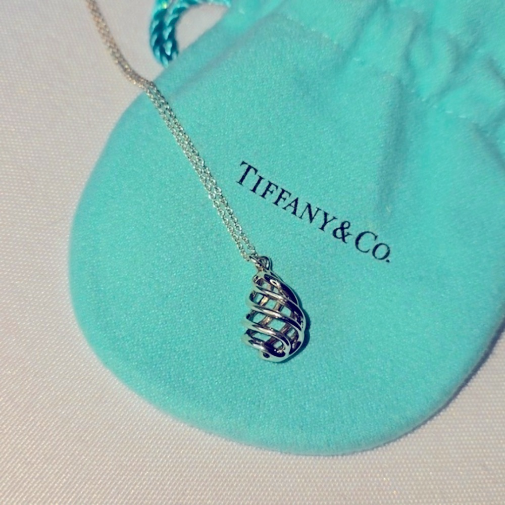 Tiffany & Co - Swirl design by Paloma Picasso - Picture 2 of 5